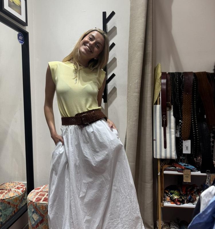 CAMISETA HOMBRERAS PUNTO HILO