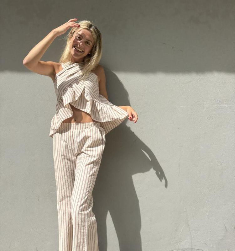 PANTALON RAYAS FINAS Y TOP
