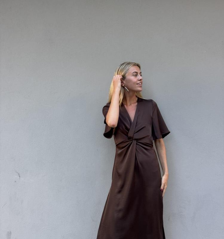 VESTIDO RASO MANGAS SUELTAS