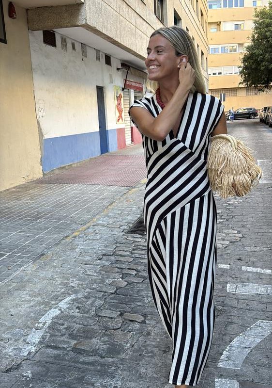 VESTIDO CREP BLANCO Y NEGRO SIN MANGAS